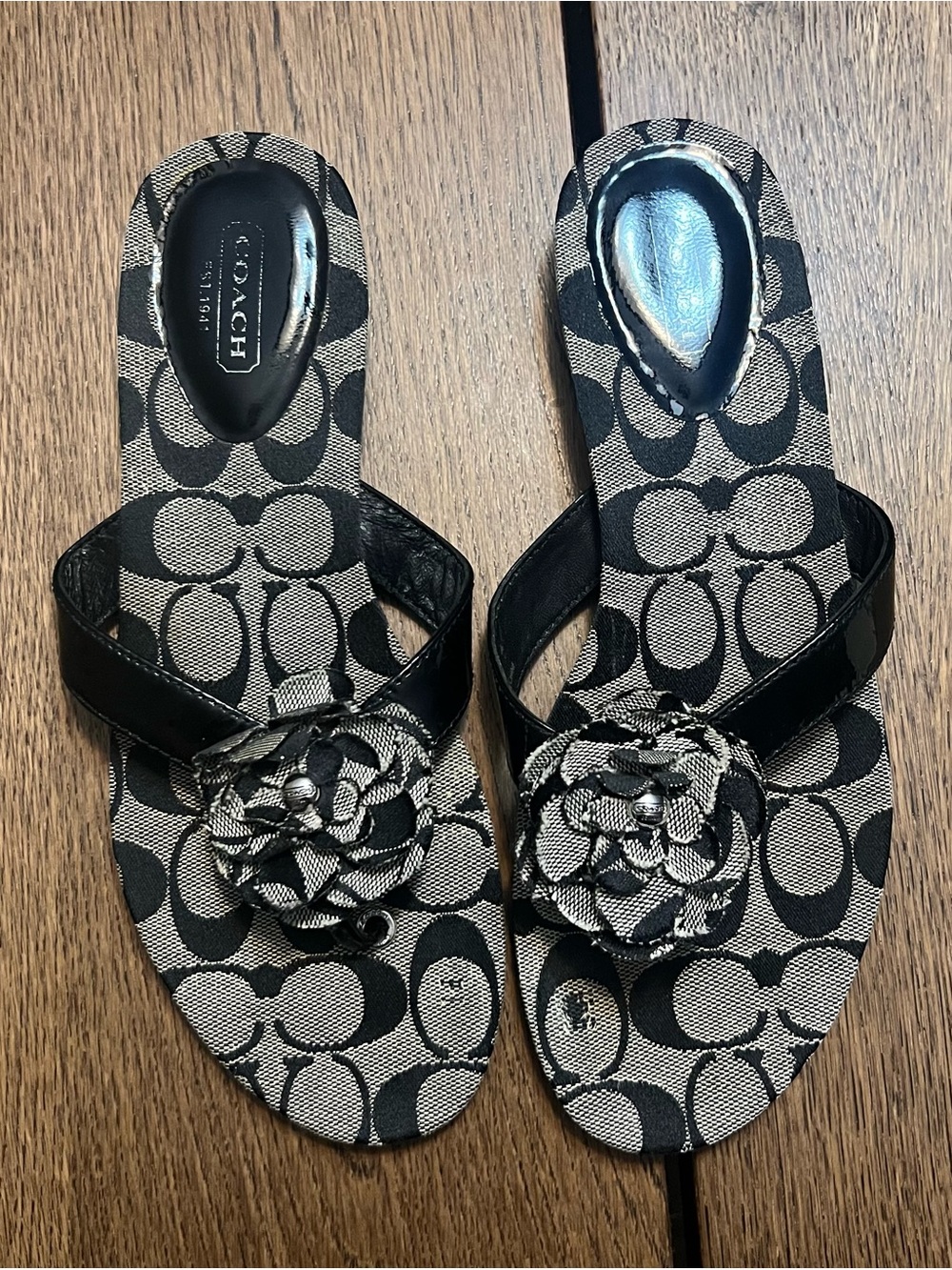 Coach Samira Signature Floral Flip Flop Sandals size US 8